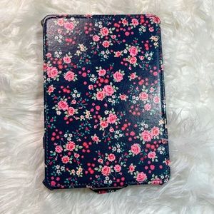 Kindle case. Holds kindle Amazon kindle paperwhite